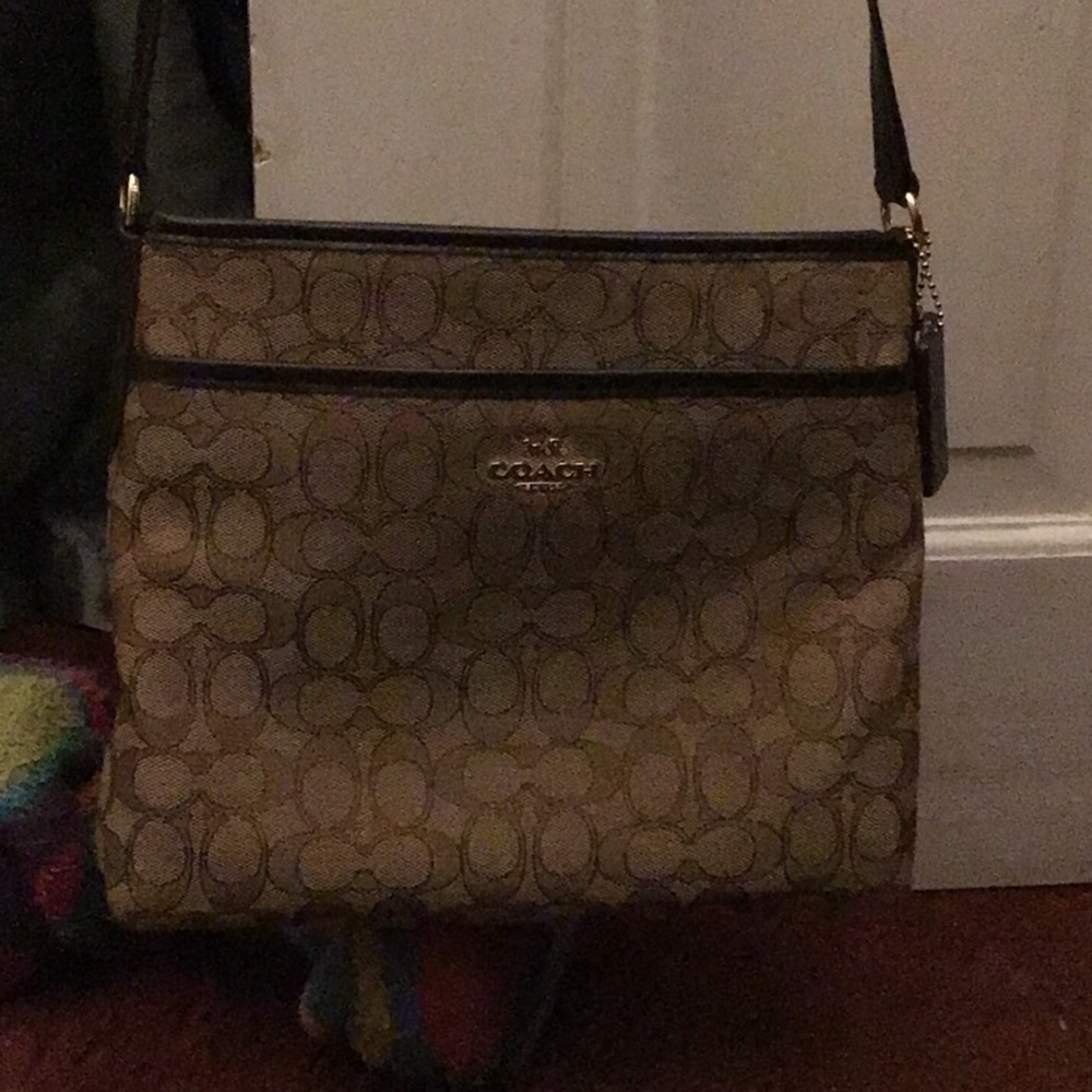 NWT Coach Crossbody with Signature C accent!